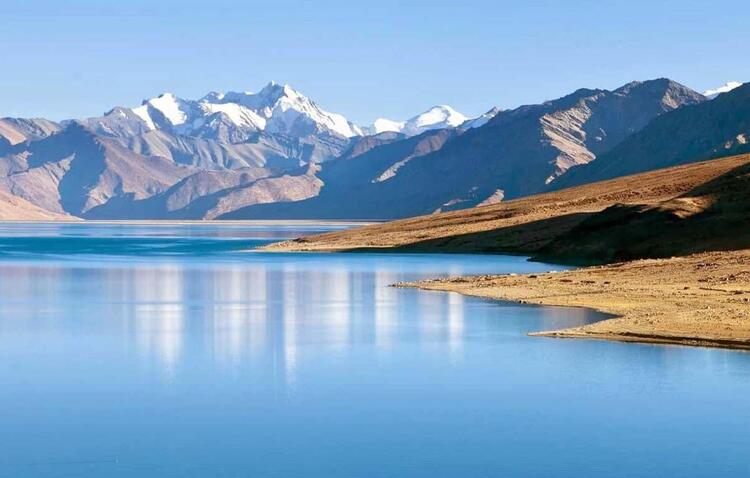 Tsomoriri Lake at 15000 ft.