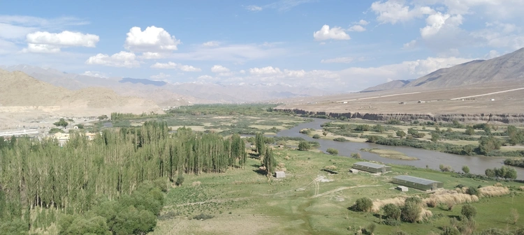 གླེ་ དཔེ་ཐུབ་ ཕར་ཁ།